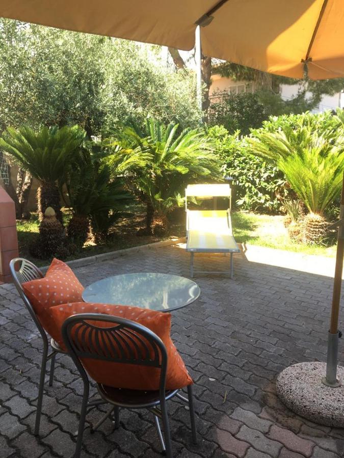 Paestum Rosae Bed & Breakfast Eksteriør bilde